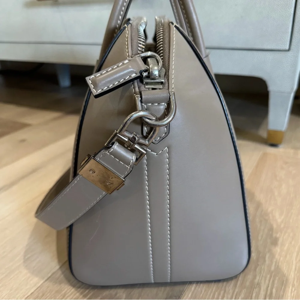 Givenchy Antigona Wool/Leather Bag - Picture 11 of 15